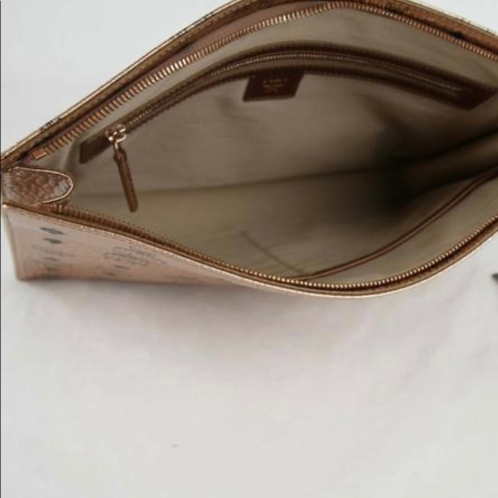 🔥SOLD🔥MCM Large Champagne Gold Clutch Pouch - Picture 5 of 6